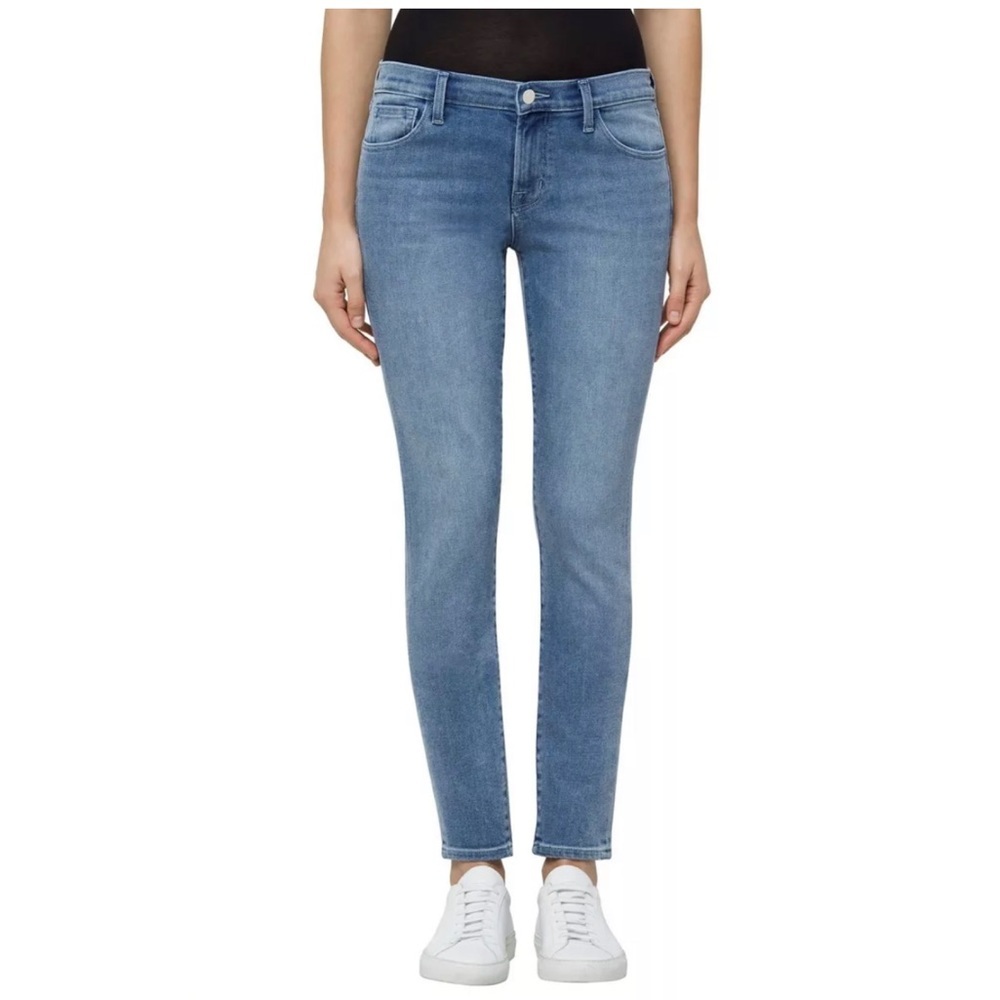 J Brand Mid-Rise Straight Leg Jeans in Utopia Wash